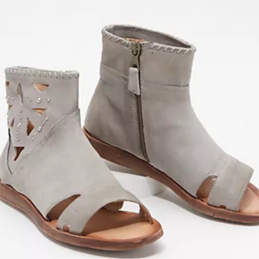 Miz Mooz Gray Sandals